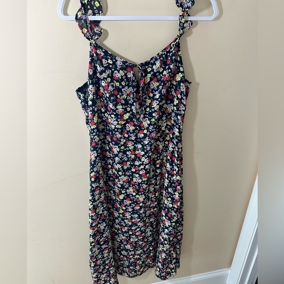 Cupcakes and Cashmere Hailey Midi Dress 8 - Picture 2 of 6